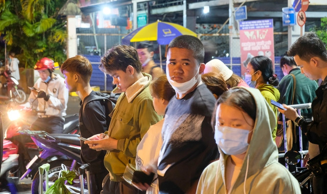 Nhiều gương mặt còn lừ đừ vì thiếu ngủ Nhiều gương mặt còn lừ đừ vì thiếu ngủ