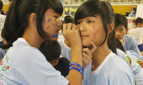 Trò chơi tập thể giúp xả căng thẳng.