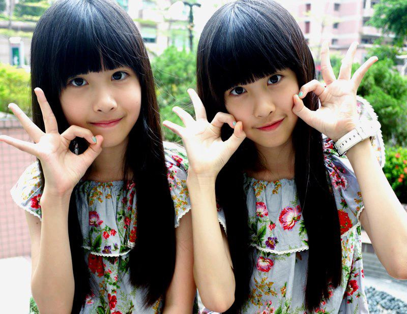 Hình ảnh hai thiên thần khi còn nhỏ.