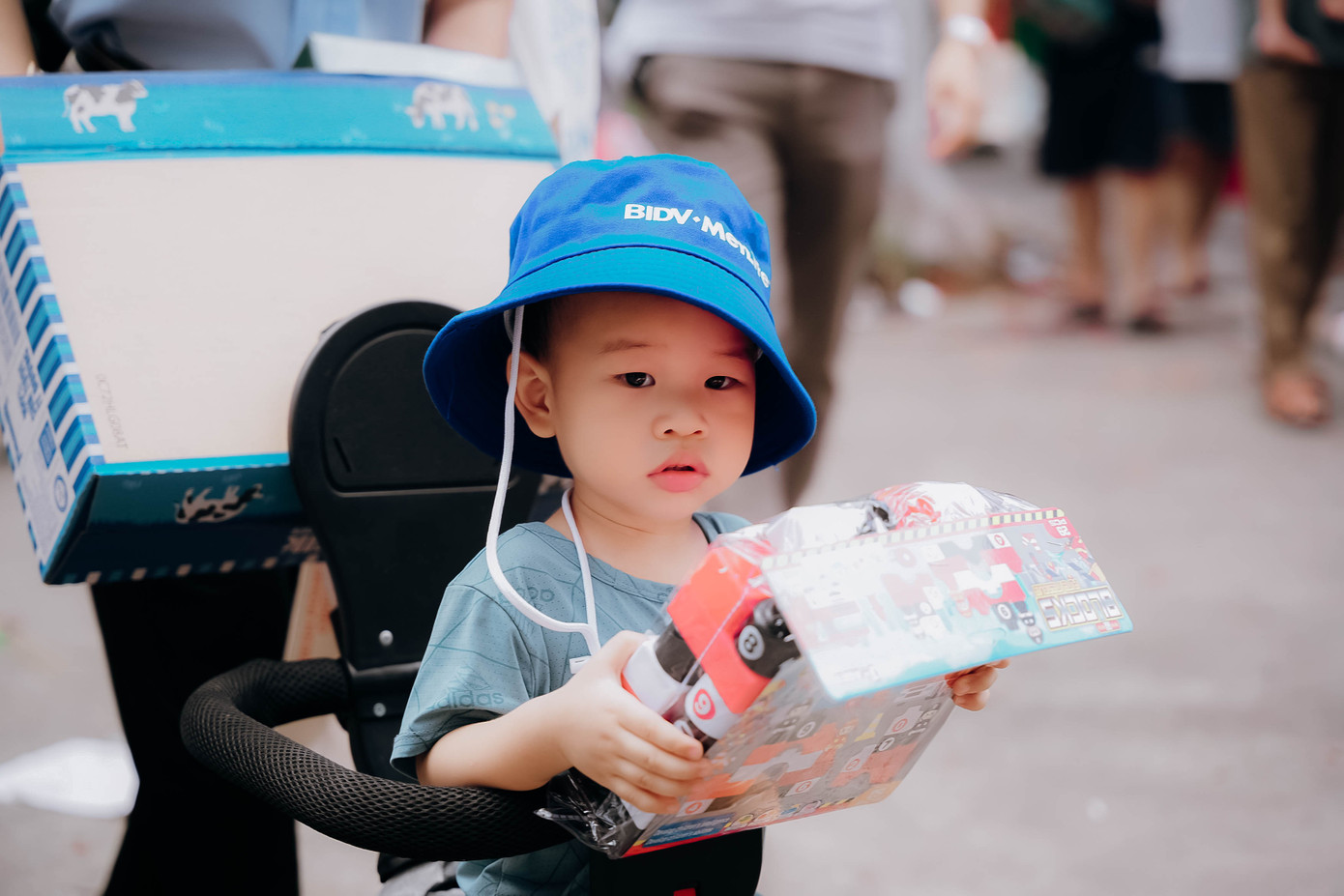 "Chương trình thực sự rất ý nghĩa, với các em bệnh nhi phải chịu nhiều thiệt thòi vì không thể ra ngoài vui chơi như các bạn đồng trang lứa. Là một người cha, tôi rất cảm động với những việc tử tế thế này", anh Lê Minh Hà (Thanh Xuân) chia sẻ.