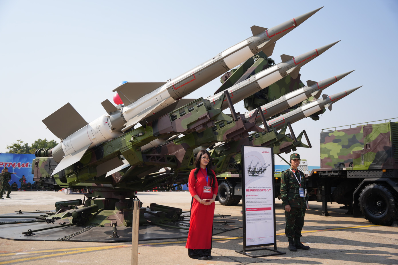 Triển lãm Quốc phòng quốc tế Việt Nam 2024 là hoạt động trọng điểm, tạo điểm nhấn mang ý nghĩa, tầm vóc quốc tế, được tổ chức đồng thời với các chương trình, sự kiện nhân dịp kỷ niệm 80 năm Ngày thành lập Quân đội Nhân dân Việt Nam, 35 năm Ngày hội Quốc phòng toàn dân.