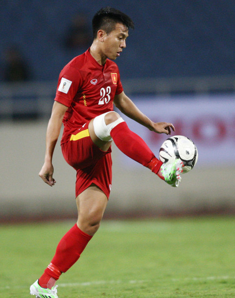 Cầu thủ Sông Lam cầu hôn cô bộ đội bằng... bóng ảnh 6