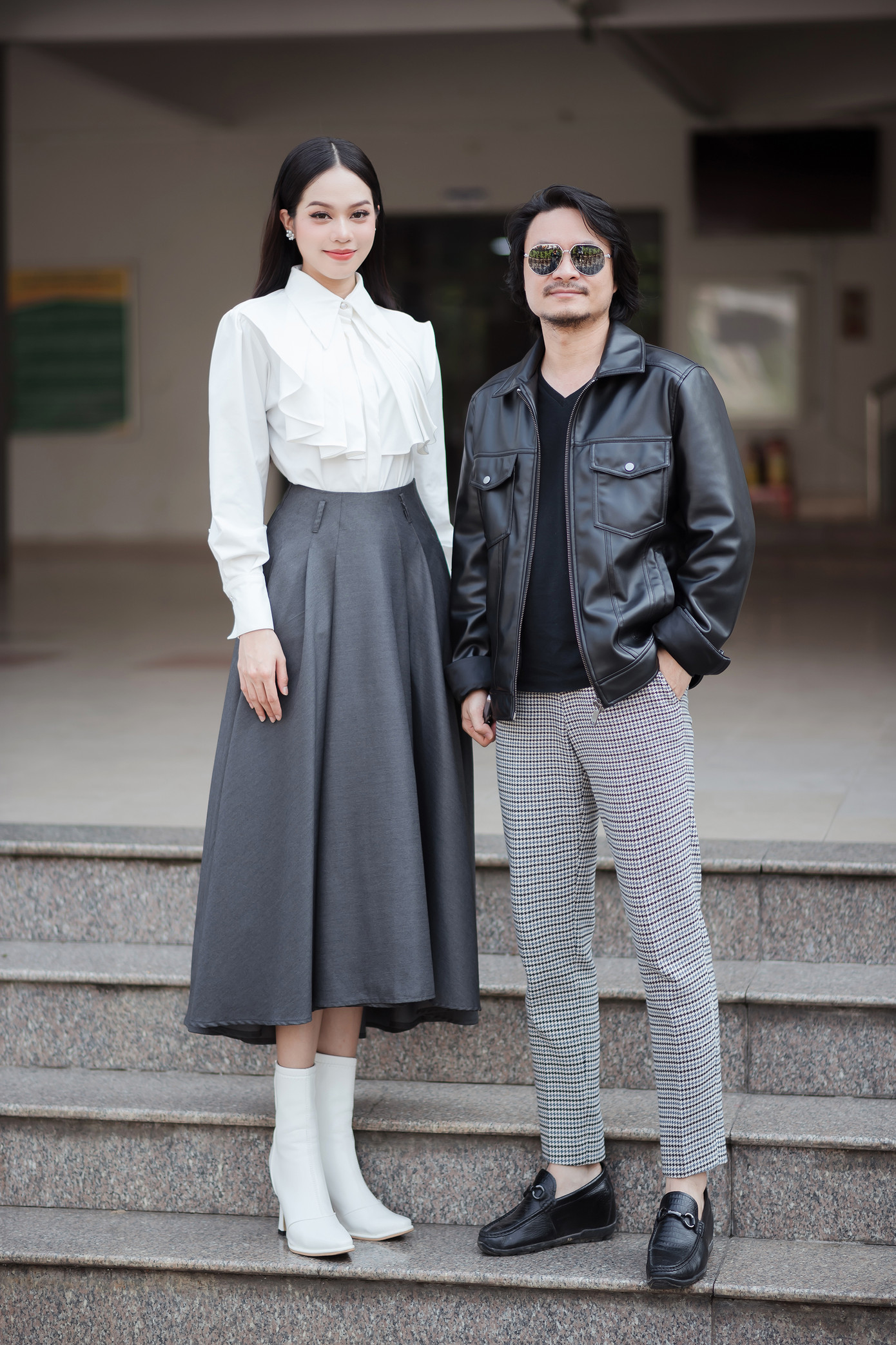 Đồng hành cùng Hoa hậu Thanh Thủy trong chuyến về thăm trường là đạo diễn Hoàng Nhật Nam. Sau khi đăng quang, Thanh Thủy được ban tổ chức định hướng tham gia các hoạt động từ thiện, xã hội thay vì tham dự những sự kiện giải trí.