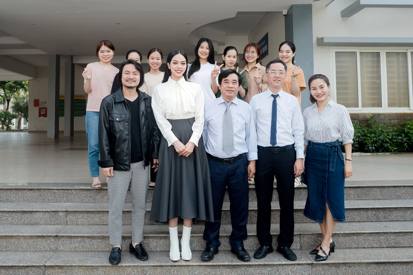 Chia sẻ trong chuyến về thăm trường, Hoa hậu Thanh Thủy nói: "Tôi vẫn đang là sinh viên nhưng giờ đây tôi còn đảm nhận vai trò mới của hoa hậu. Cuộc sống của tôi có nhiều thay đổi, thách thức phía trước, tuy nhiên tôi sẽ ngày càng hoàn thiện bản thân để mang đến giá trị tích cực cho xã hội, đồng thời thực hiện tốt sứ mệnh của mình ở cả hai vai trò".