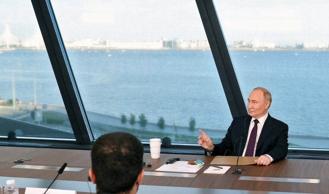 Tổng thống Putin có cuộc gặp kéo dài hơn 3 tiếng với đại diện các hãng thông tấn quốc tế. Ảnh: Reuters Tổng thống Putin có cuộc gặp kéo dài hơn 3 tiếng với đại diện các hãng thông tấn quốc tế. Ảnh: Reuters