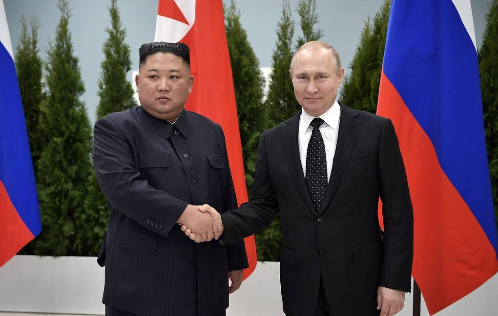 Tổng thống Nga Vladimir Putin và Chủ tịch Triều Tiên Kim Jong-un. Ảnh: Tass Tổng thống Nga Vladimir Putin và Chủ tịch Triều Tiên Kim Jong-un. Ảnh: Tass