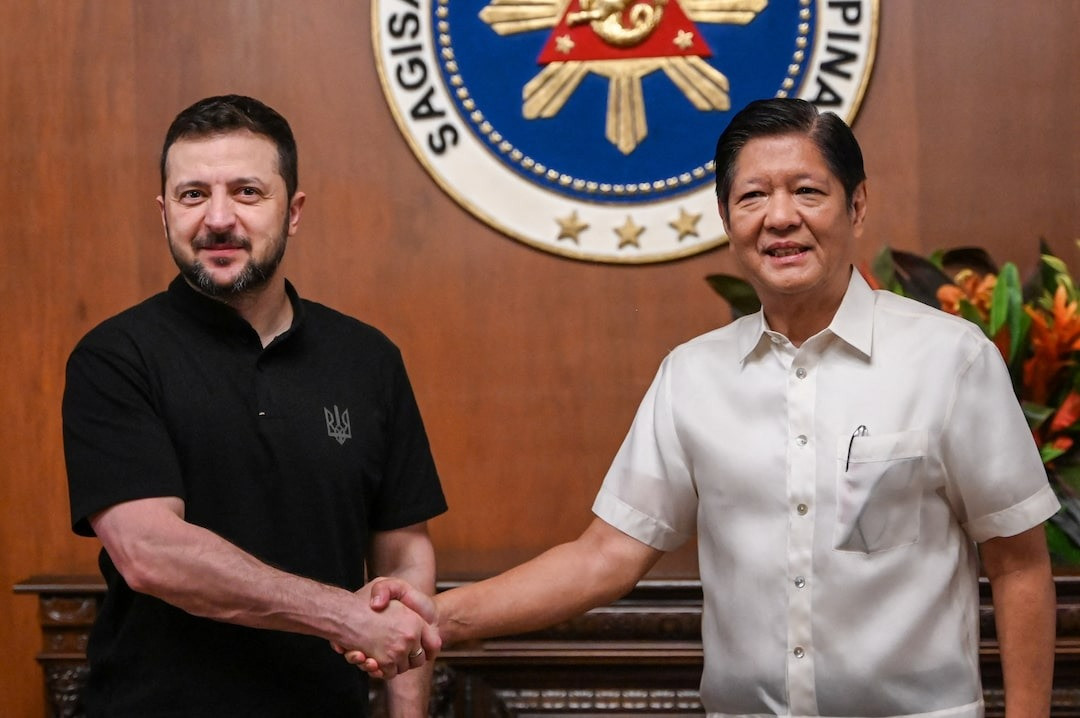 Tổng thống Ukraine Volodymyr Zelensky và Tổng thống Philippines Ferdinand Marcos Jr. Ảnh: Reuters