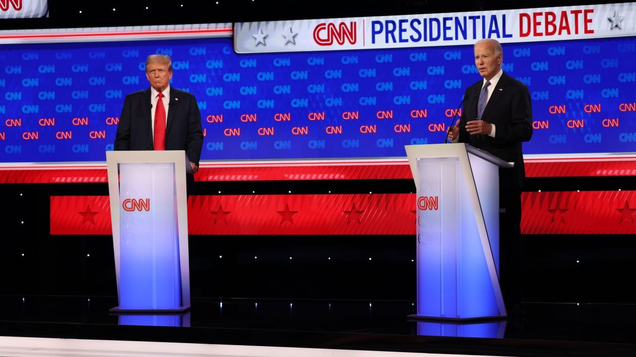 Ông Donald Trump (bìa trái) và ông Joe Biden trong cuộc tranh luận đầu tiên hồi tháng 6. (Ảnh: CNN) Ông Donald Trump (bìa trái) và ông Joe Biden trong cuộc tranh luận đầu tiên hồi tháng 6. (Ảnh: CNN)