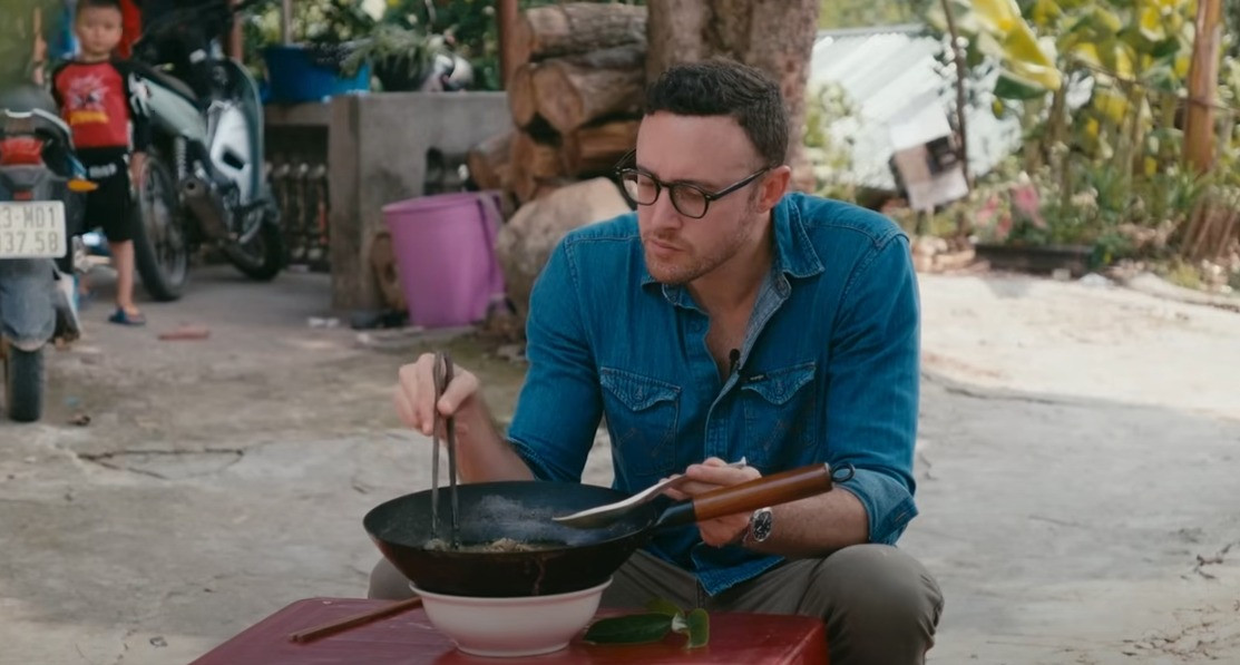 Andrew Fraser thực hiện các chuyến phiêu lưu tới nhiều vùng đất xa xôi ở Việt Nam để khám phá văn hóa ẩm thực đặc sắc