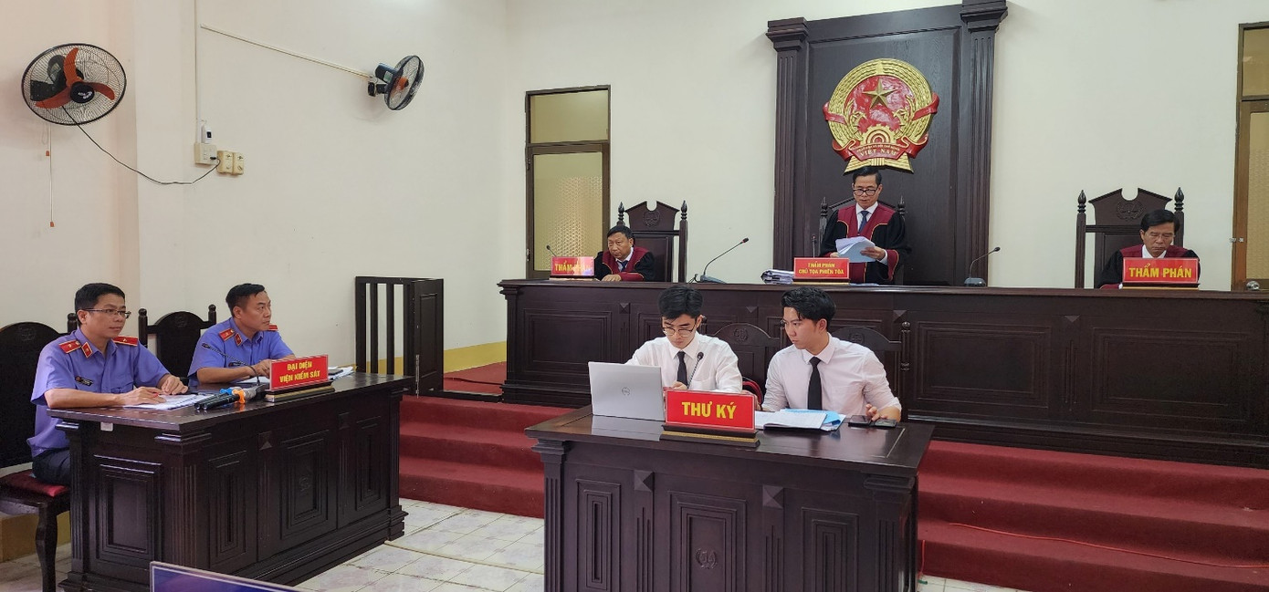 Hội đồng xét xử tuyên án