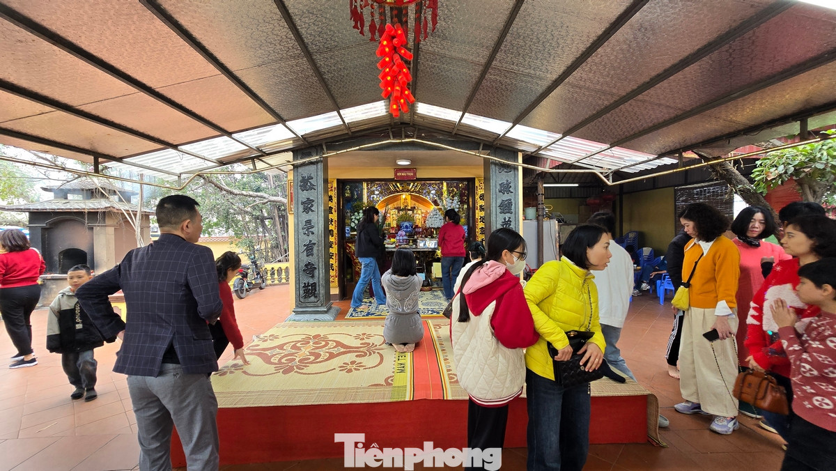 Đền Cái Lân được xây dựng vào thế kỷ 13, dưới thời vua Trần Anh Tông. Qua nhiều lần tu sửa và mở rộng, đền đã trở thành một trong những di tích lịch sử và văn hóa quan trọng nhất của tỉnh Quảng Ninh.