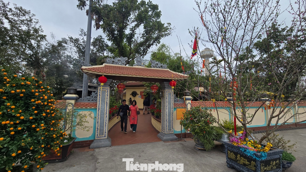 Đền Cái Lân là nơi để người dân nhớ về các vị tổ tiên và anh hùng dân tộc, thể hiện lòng biết ơn và tôn kính những người xây dựng và bảo vệ Tổ quốc.