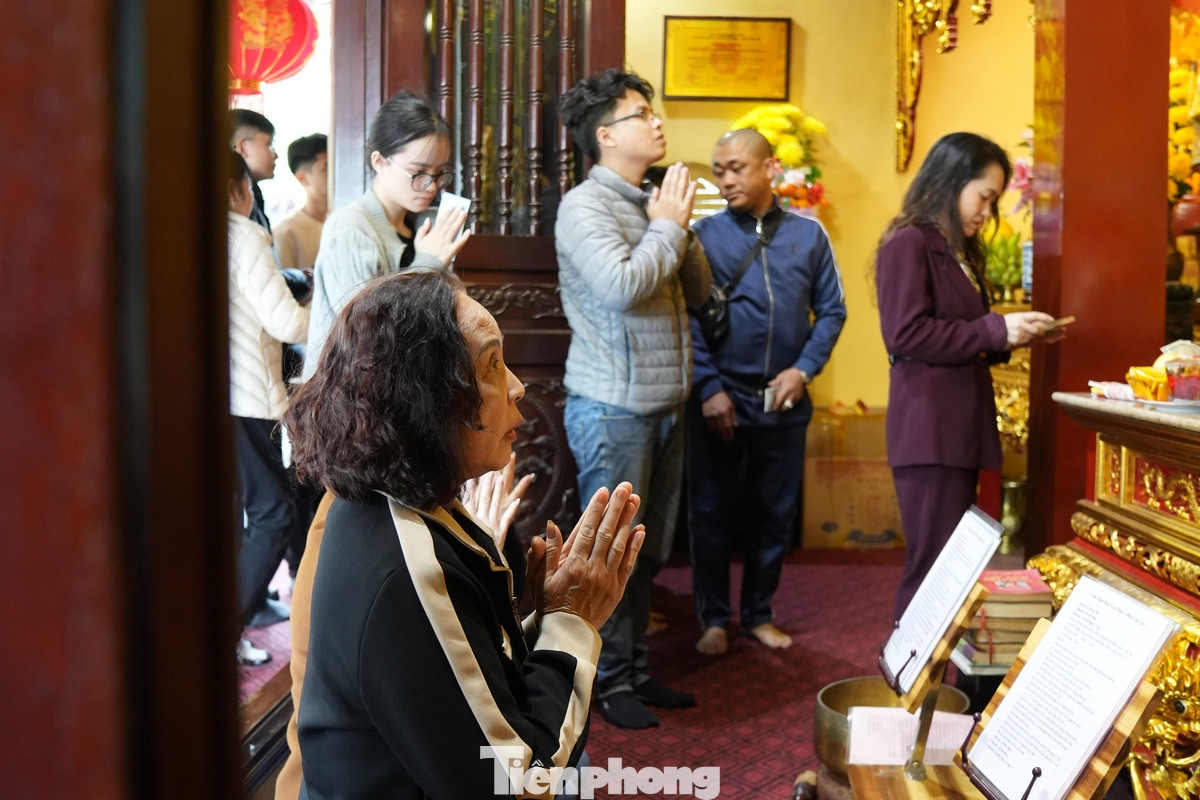 Đây là nơi thờ tự của Trần Quốc Tuấn, một trong những vị tướng quân nổi tiếng của Việt Nam, người đã có công lớn trong việc bảo vệ đất nước chống lại các cuộc xâm lược của quân Nguyên.