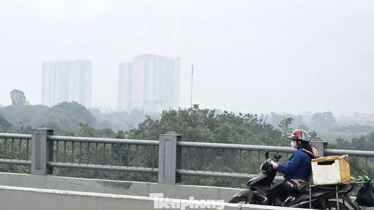 Thống kê trong quý IV/2024 tại các trạm quan trắc cho thấy, chỉ số chất lượng không khí Thủ đô ở mức "kém" chiếm 48,91% và ở mức "xấu" chiếm 44,37%.