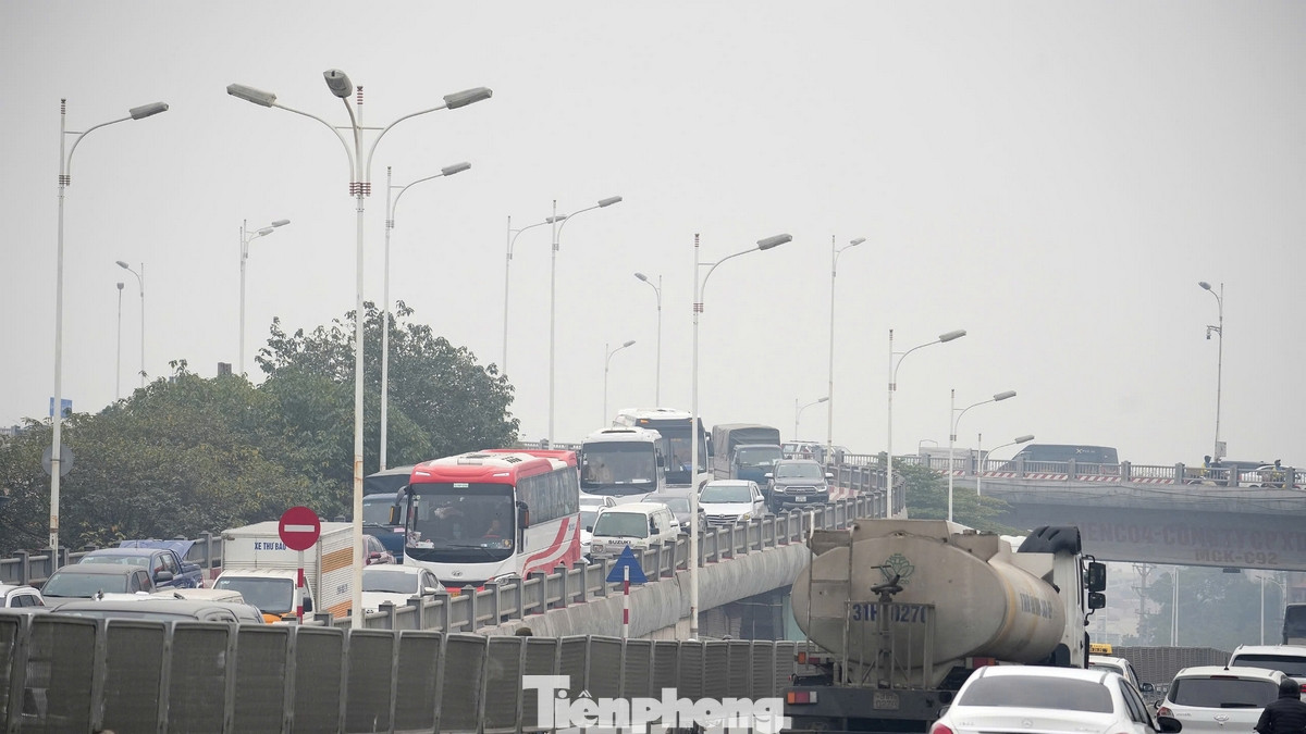 Thống kê trong quý IV/2024 tại các trạm quan trắc cho thấy, chỉ số chất lượng không khí Thủ đô ở mức "kém" chiếm 48,91% và ở mức "xấu" chiếm 44,37%.