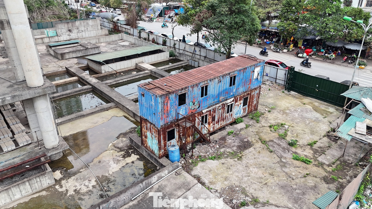 Ngày 6/12/2018, Thanh tra Bộ Xây dựng có Kết luận thanh tra số 552 thể hiện: “Vicem có sai phạm trong việc lựa chọn đơn vị tư vấn giám sát thiếu kinh nghiệm, chậm tiến độ các hợp đồng, giảm hiệu quả quản lý vốn Nhà nước. Đến ngày 31/12/2017, Vicem đã thanh toán và tạm ứng cho dự án số tiền 1.226,4 tỷ đồng. Ngày 30/05/2018, Bộ Xây dựng đã có văn bản số 1285 chỉ đạo Vicem lập phương án xử lý Trung tâm giao dịch điều hành; thuê đơn vị tư vấn định giá dự án làm cơ sở để Bộ Xây dựng xem xét, quyết định. Tuy nhiên, đến thời điểm thanh tra, Vicem chưa có phương án trình Bộ Xây dựng”.