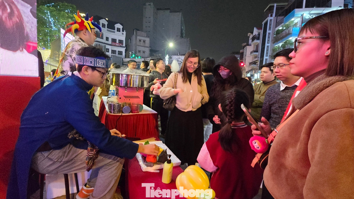 Hay các trò chơi cho người đi cùng hoặc trẻ nhỏ "giết thời gian" khi đợi người thân mua vàng Thần tài. Hay các trò chơi cho người đi cùng hoặc trẻ nhỏ "giết thời gian" khi đợi người thân mua vàng Thần tài.