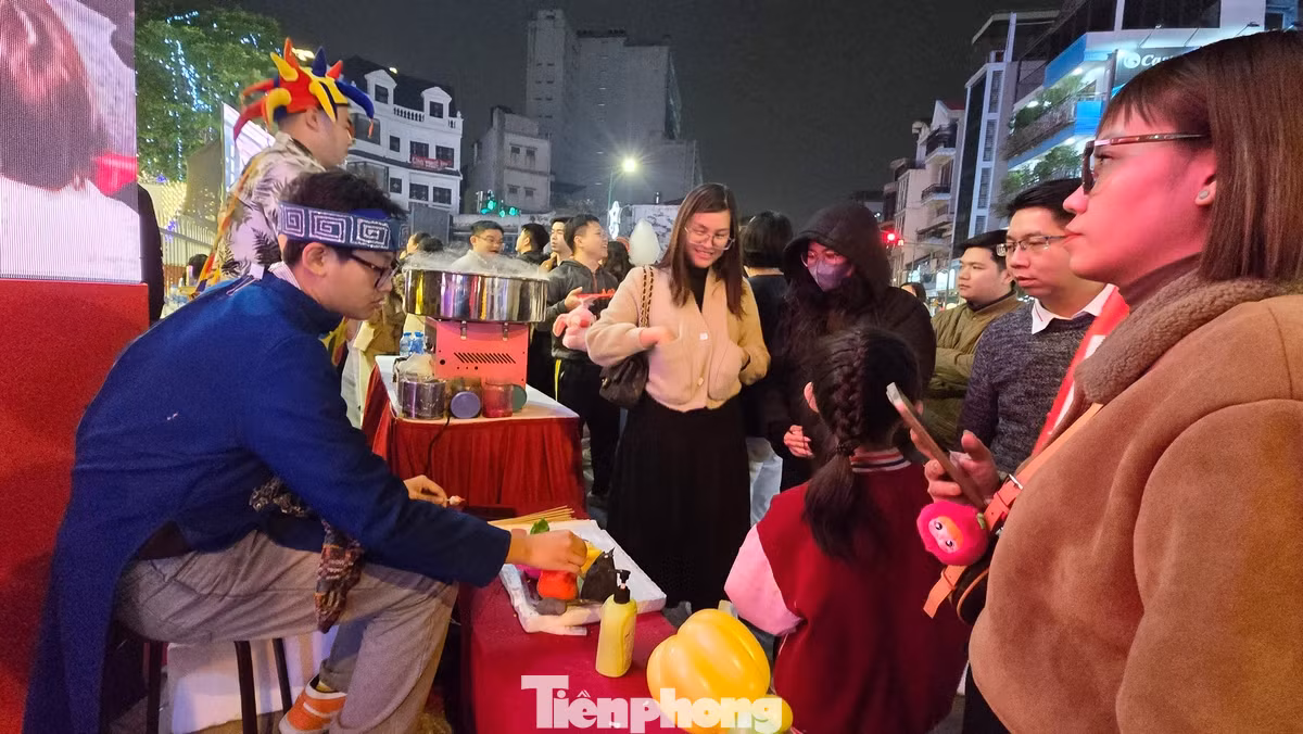 Hay các trò chơi cho người đi cùng hoặc trẻ nhỏ "giết thời gian" khi đợi người thân mua vàng Thần tài. Hay các trò chơi cho người đi cùng hoặc trẻ nhỏ "giết thời gian" khi đợi người thân mua vàng Thần tài.