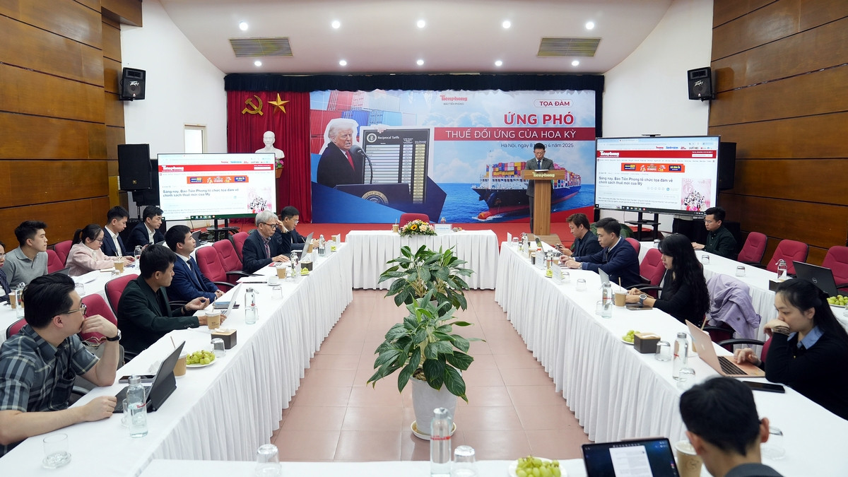 Quang cảnh tọa đàm. Quang cảnh tọa đàm.