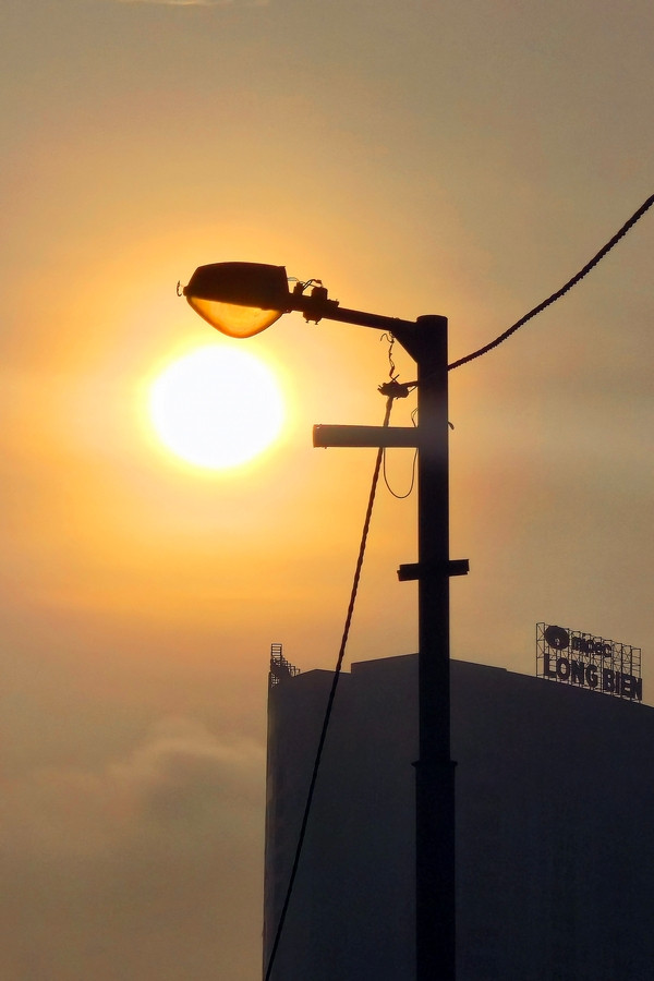 Theo Trung tâm Dự báo khí tượng thủy văn quốc gia, ngày 9/7, khu vực phía Đông Bắc Bộ và phía Tây tỉnh Phú Thọ có nắng nóng, nhiệt độ cao nhất phổ biến 35 - 37°C, có nơi trên 37°C. Theo Trung tâm Dự báo khí tượng thủy văn quốc gia, ngày 9/7, khu vực phía Đông Bắc Bộ và phía Tây tỉnh Phú Thọ có nắng nóng, nhiệt độ cao nhất phổ biến 35 - 37°C, có nơi trên 37°C.