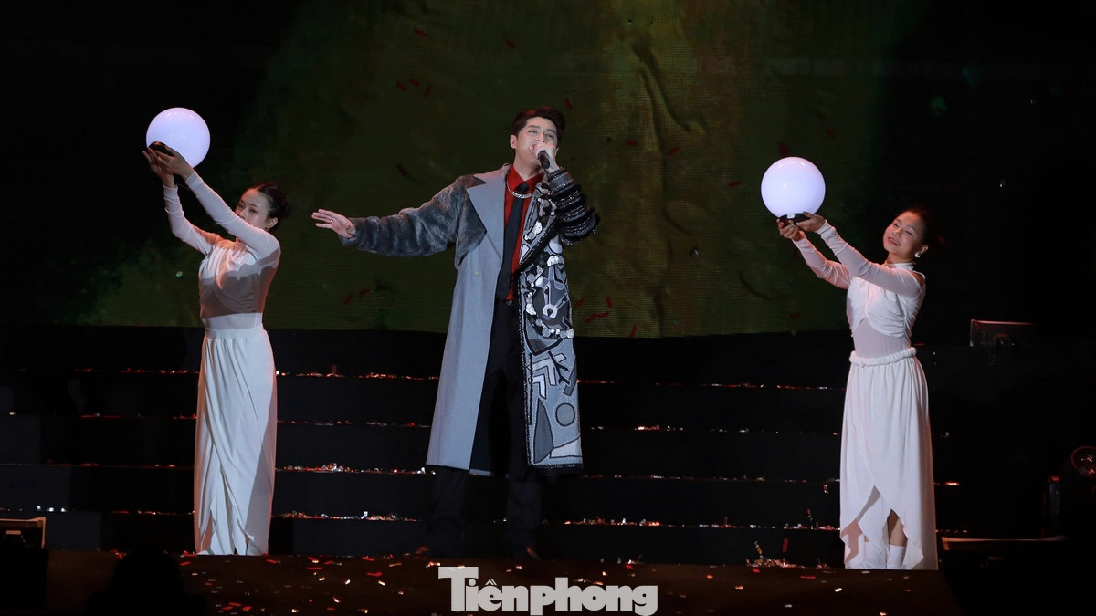 Gala âm nhạc “Vinh quang Công an nhân dân Việt Nam” đem lại cho khán giả nhiều cảm xúc, hình ảnh về lực lượng Công an nhân dân được lan tỏa mạnh mẽ.