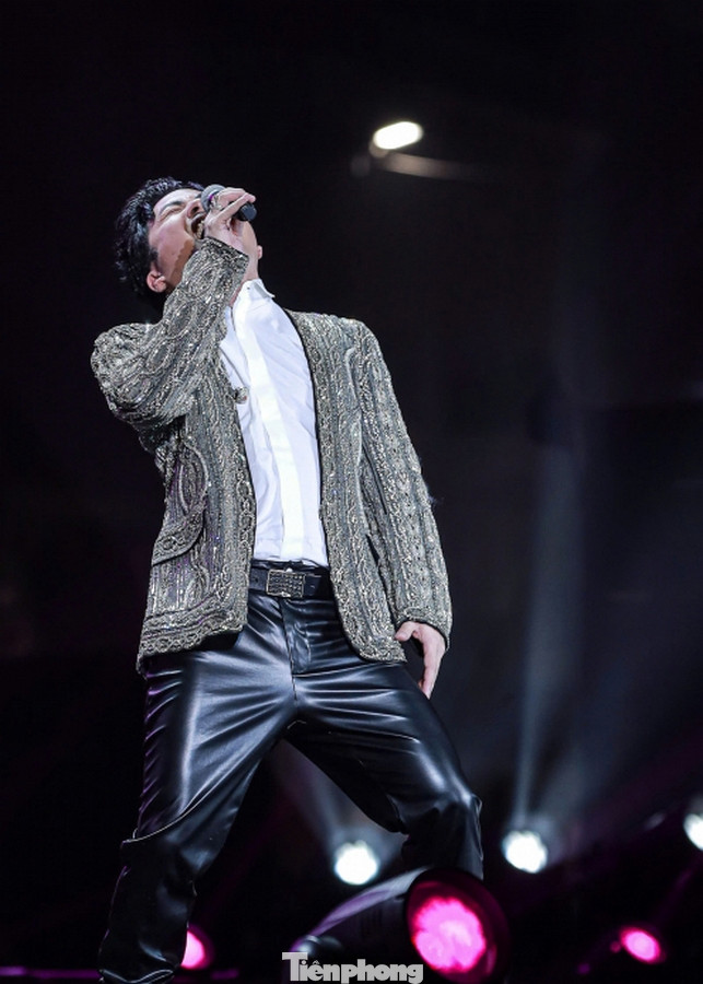 Sự xuất hiện của các ca sĩ được công chúng yêu thích: Mỹ Tâm, Nguyễn Trần Trung Quân, Dương Hoàng Yến, Tùng Dương, Văn Mai Hương... cùng các ca khúc mang đến những sắc màu mới lạ, tạo sức hấp dẫn riêng đối với khán giả.