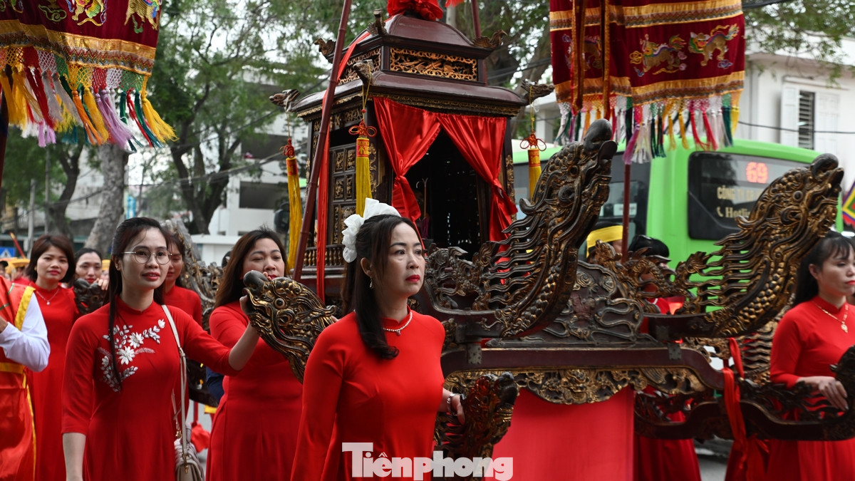 Lễ hội đền, chùa Bà Tấm năm 2025 diễn ra trong 6 ngày, từ 15 đến 20/3 (tức ngày 16 đến 21/2 năm Ất Tỵ) với các nghi lễ quan trọng như dâng hương, tế lễ. Lễ hội đền, chùa Bà Tấm năm 2025 diễn ra trong 6 ngày, từ 15 đến 20/3 (tức ngày 16 đến 21/2 năm Ất Tỵ) với các nghi lễ quan trọng như dâng hương, tế lễ.