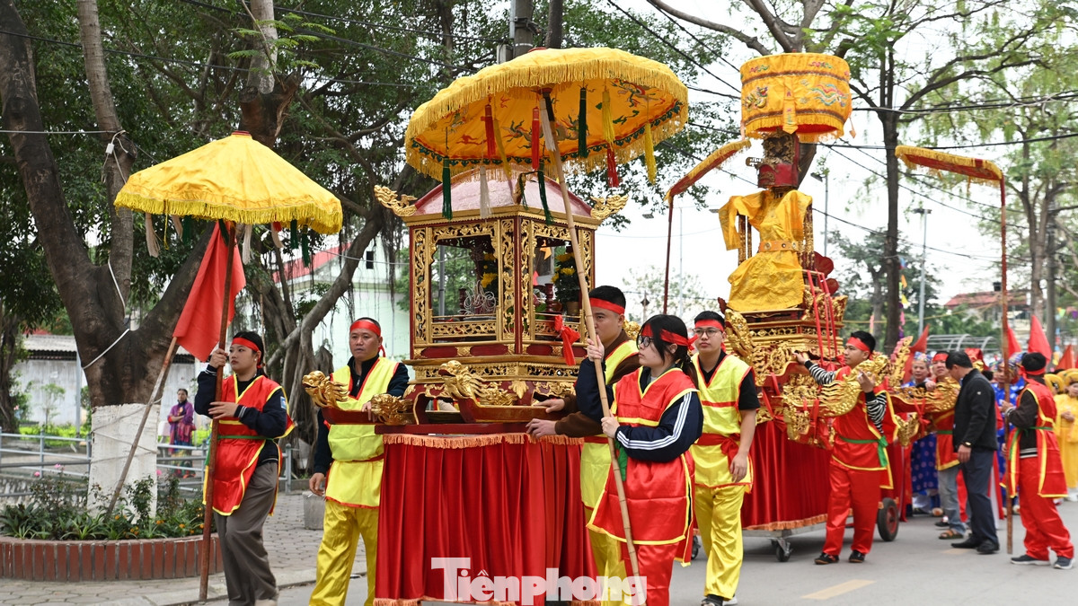 Lễ hội đền, chùa Bà Tấm năm 2025 diễn ra trong 6 ngày, từ 15 đến 20/3 (tức ngày 16 đến 21/2 năm Ất Tỵ) với các nghi lễ quan trọng như dâng hương, tế lễ. Lễ hội đền, chùa Bà Tấm năm 2025 diễn ra trong 6 ngày, từ 15 đến 20/3 (tức ngày 16 đến 21/2 năm Ất Tỵ) với các nghi lễ quan trọng như dâng hương, tế lễ.