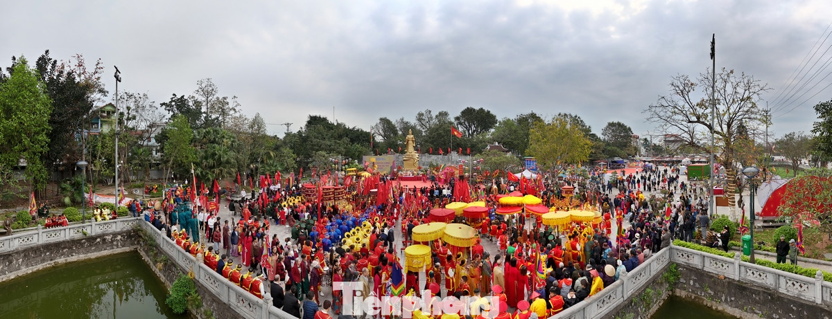 Toàn cảnh buổi lễ rước trong ngày khai mạc lễ hội truyền thống đền, chùa Bà Tấm năm 2025. Toàn cảnh buổi lễ rước trong ngày khai mạc lễ hội truyền thống đền, chùa Bà Tấm năm 2025.