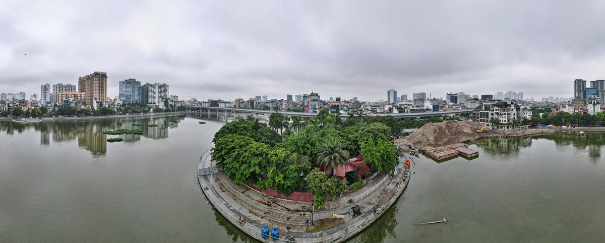 Dự án Cải tạo hồ Đống Đa được UBND TP Hà Nội cấp giấy chứng nhận đầu tư vào ngày 8/3/2010 với mục tiêu cải tạo nâng cấp khu vui chơi giải trí bán đảo hồ Đống Đa theo quy hoạch được duyệt nhằm phục vụ nhu cầu ăn uống, vui chơi giải trí của người dân. Chủ đầu tư dự án là Công ty CP đầu tư phát triển Hà Thủy với tổng giá trị dự án khoảng hơn 7,5 tỷ đồng. Chủ đầu tư được thuê đất 50 năm kể từ ngày được cấp giấy chứng nhận đầu tư.