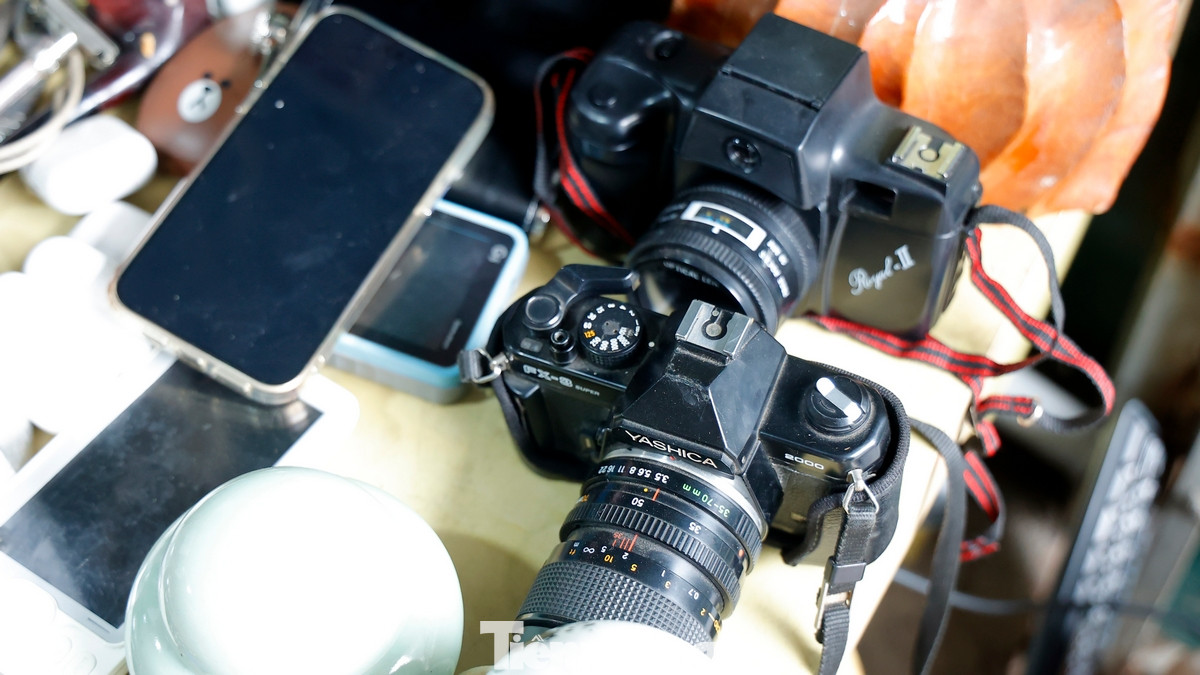 Nhiều món hàng có giá trị sử sụng còn nguyên vẹn.