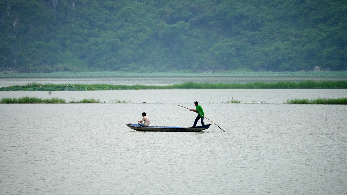 Hiện hồ phục vụ cho một số gia đình hoạt động nuôi trồng thủy sản, thủy cầm và cảnh báo hồ có nước sâu.