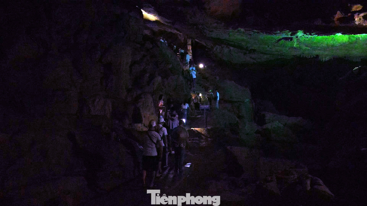 Với giá trị về mặt tự nhiên, văn hóa và lịch sử, động Ngườm Ngao đã trở thành điểm đến hấp dẫn của nhiều du khách trong và ngoài nước. Nếu bạn có dịp đến Cao Bằng, hãy nhớ ghé thăm động Ngườm Ngao để chiêm ngưỡng vẻ đẹp huyền bí của thiên nhiên.