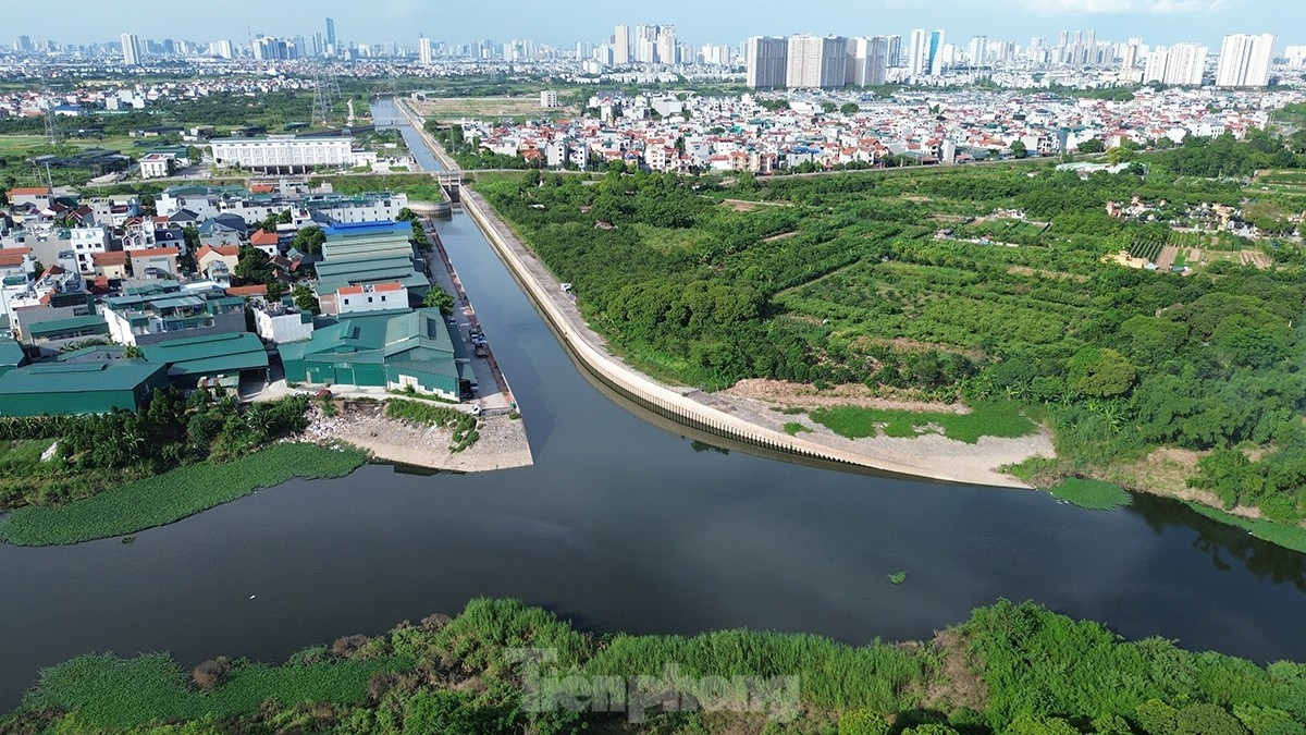 Khu vực Tây Bắc Hà Nội hiện có 3 trạm bơm tiêu úng là Cổ Nhuế, Đồng Bông 1, Đồng Bông 2, bơm nước ngập ra sông Nhuệ. Hệ thống thu gom nước mưa khi đến trạm bơm là chảy vào hệ thống bể ngầm, sau đó được bơm đi.