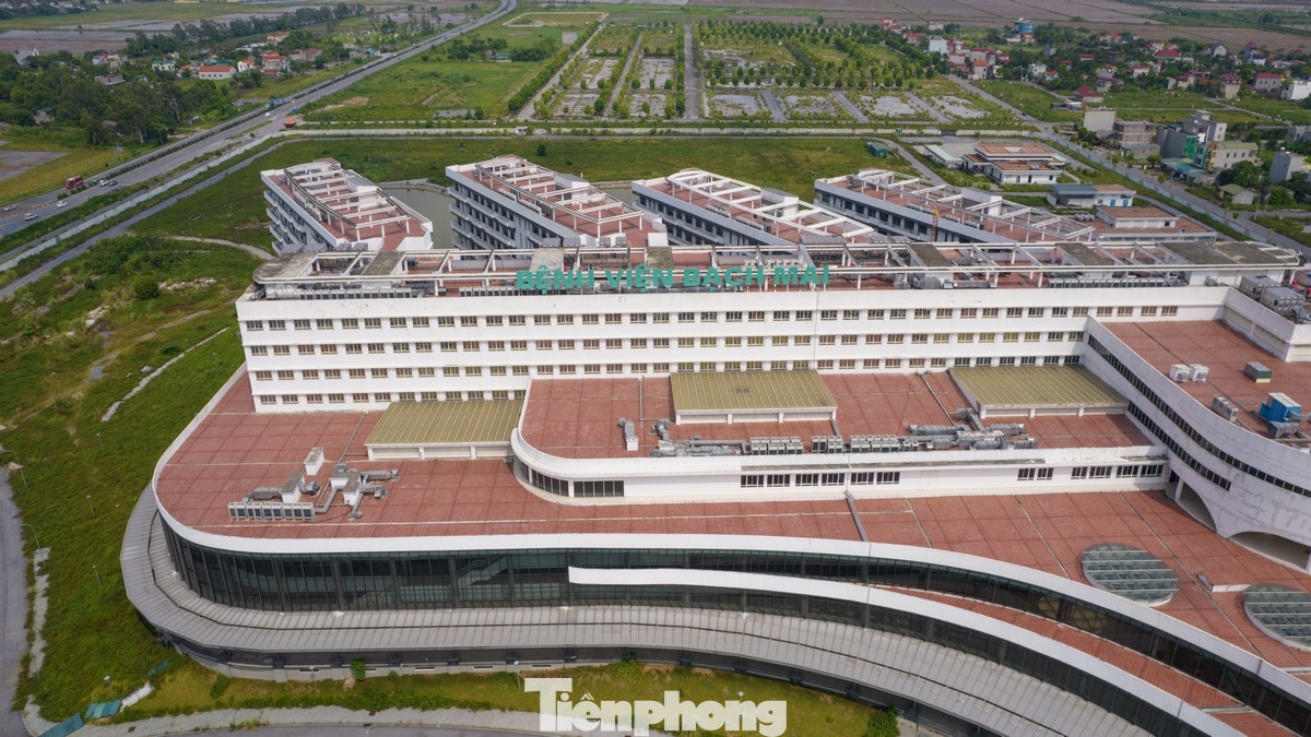 Dự án cơ sở 2 của Bệnh viện Bạch Mai có quy mô 1.000 giường bệnh nội trú và đáp ứng khoảng 5.000 lượt khám mỗi ngày được xây dựng gồm 1 tầng hầm và 6 tầng nổi. Khi hoàn thành đây sẽ là một bệnh viện đa khoa hoàn chỉnh hiện đại để chữa các bệnh nặng, chuyên khoa sâu.