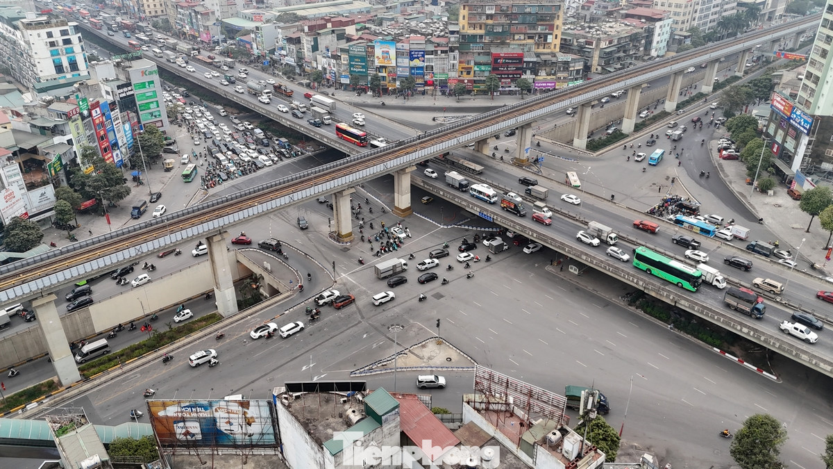 Nút giao Nguyễn Trãi - Nguyễn Xiển - Khuất Duy Tiến trên trục đường Vành đai 3 hôm nay được cải thiện đáng kể.