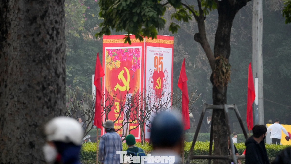 Những con đường, tuyến phố tại Thủ đô ngập tràn không khí "Tết đến xuân về".