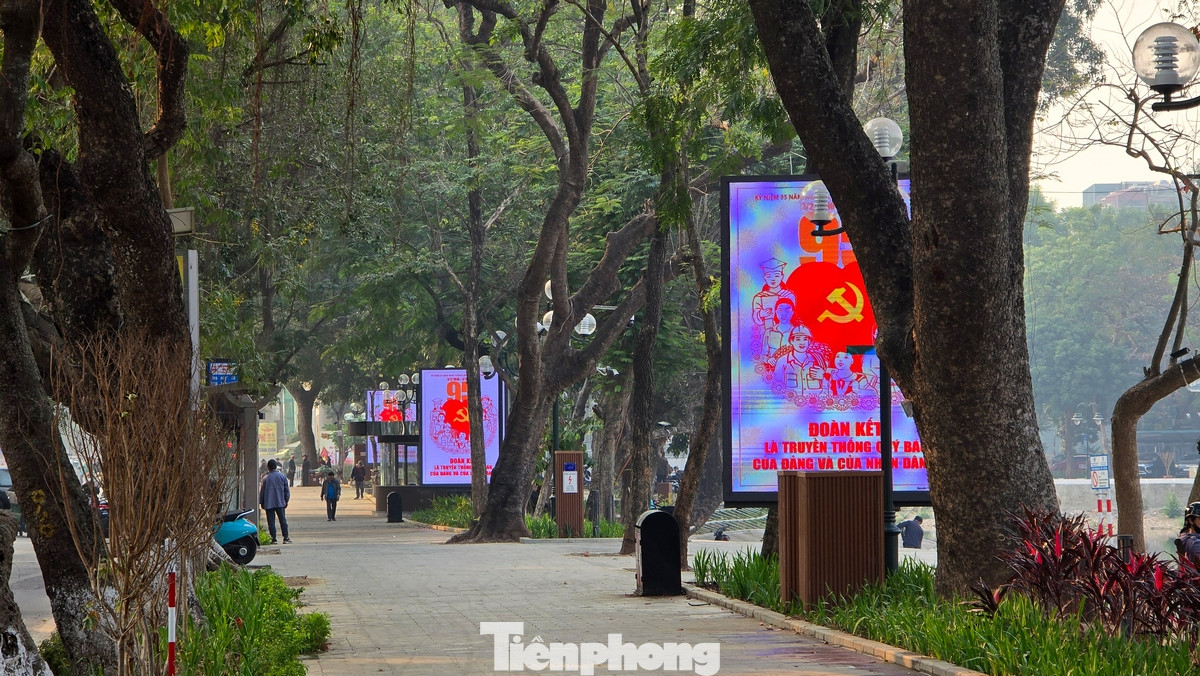 Những con đường, tuyến phố tại Thủ đô ngập tràn không khí "Tết đến xuân về".