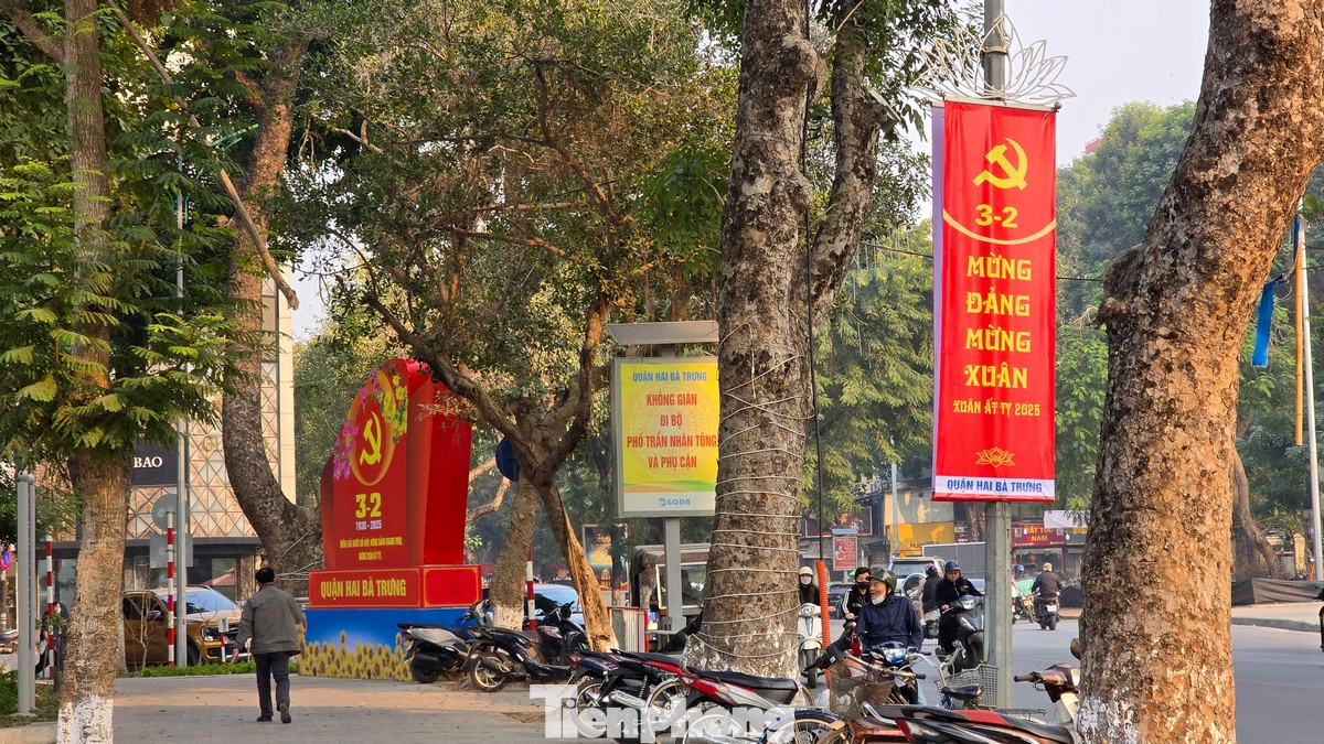 Những con đường, tuyến phố tại Thủ đô ngập tràn không khí "Tết đến xuân về".