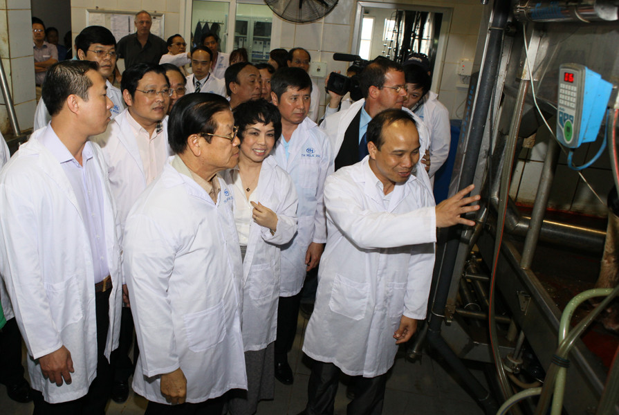 Thủ tướng CHND Lào thăm và trang trại của tập đoàn TH True Milk