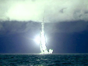 Tên lửa Bulava được phóng từ tàu ngầm Borei. Tên lửa Bulava được phóng từ tàu ngầm Borei