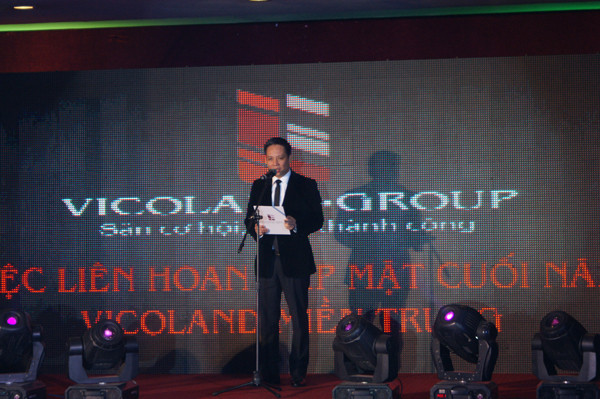 Ông Bùi Đức Long – Chủ tịch HĐQT, Tổng Giám đốc Vicoland cảm ơn khách hàng, đối tác đã đồng hành cùng Vicoland trong năm 2011 và thời gian tới.