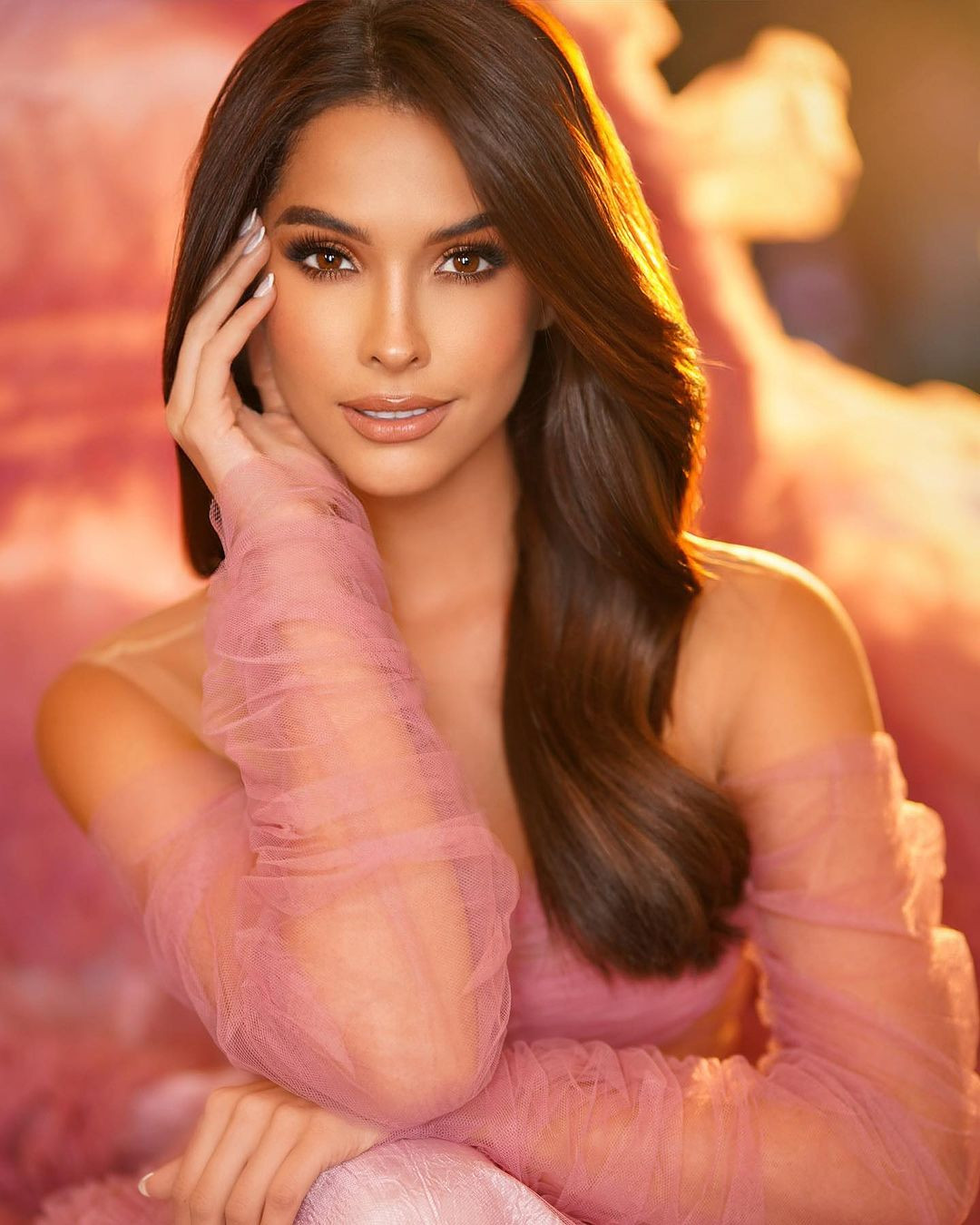 Andrea Rubio năm nay 23 tuổi, có gương mặt thanh lịch, kiều diễm, phù hợp với tiêu chí của cuộc thi Hoa hậu Quốc tế.