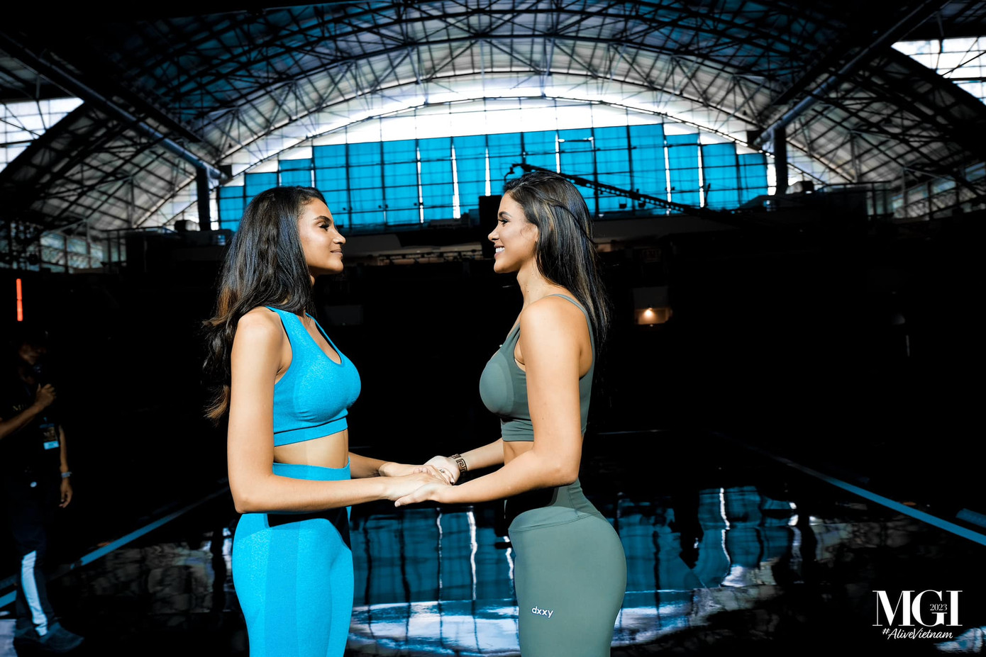 Các thí sinh tập luyện cho đêm chung kết. Các thí sinh tập luyện cho đêm chung kết.