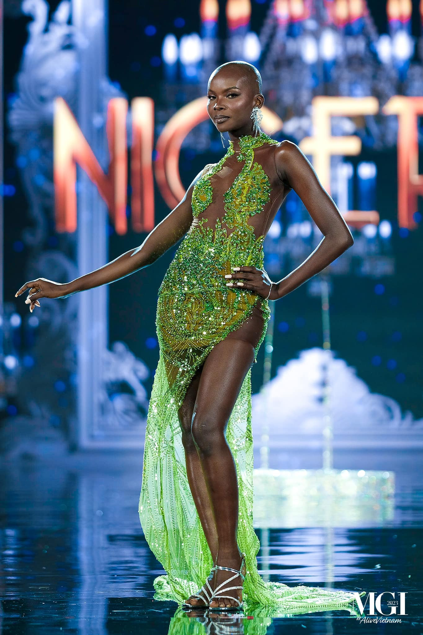 Puerto Rico và Nigeria luôn nằm trong top những thí sinh được đánh giá cao ở cuộc thi năm nay. Họ có sự đằm thắm, sang trọng và cuốn hút mỗi khi sải bước trên sân khấu.