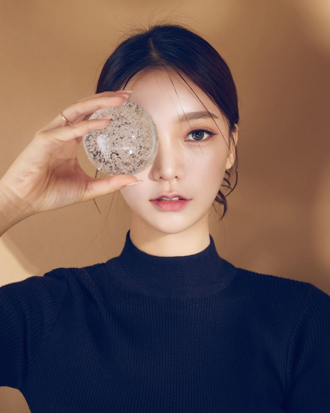 Các năm trước, cuộc thi thường có khoảng 90 thí sinh tham gia. Nhưng năm nay, Miss Earth sẽ đón chào 114 người đẹp trên thế giới. Từ ngày 28/11, dàn người đẹp sẽ đáp chuyến bay tới TPHCM.