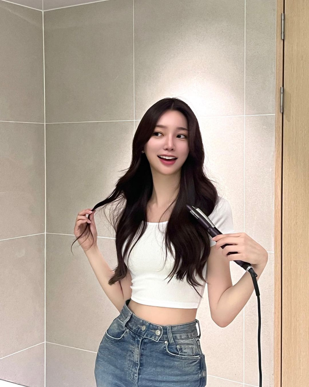 Jang Da-yeon được giới thiệu là sinh viên Ngôn ngữ Văn tại Hàn Quốc.