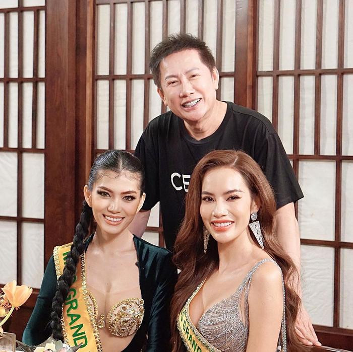 Ông Nawat cùng Lê Hoàng Phương và đại diện Myanmar.