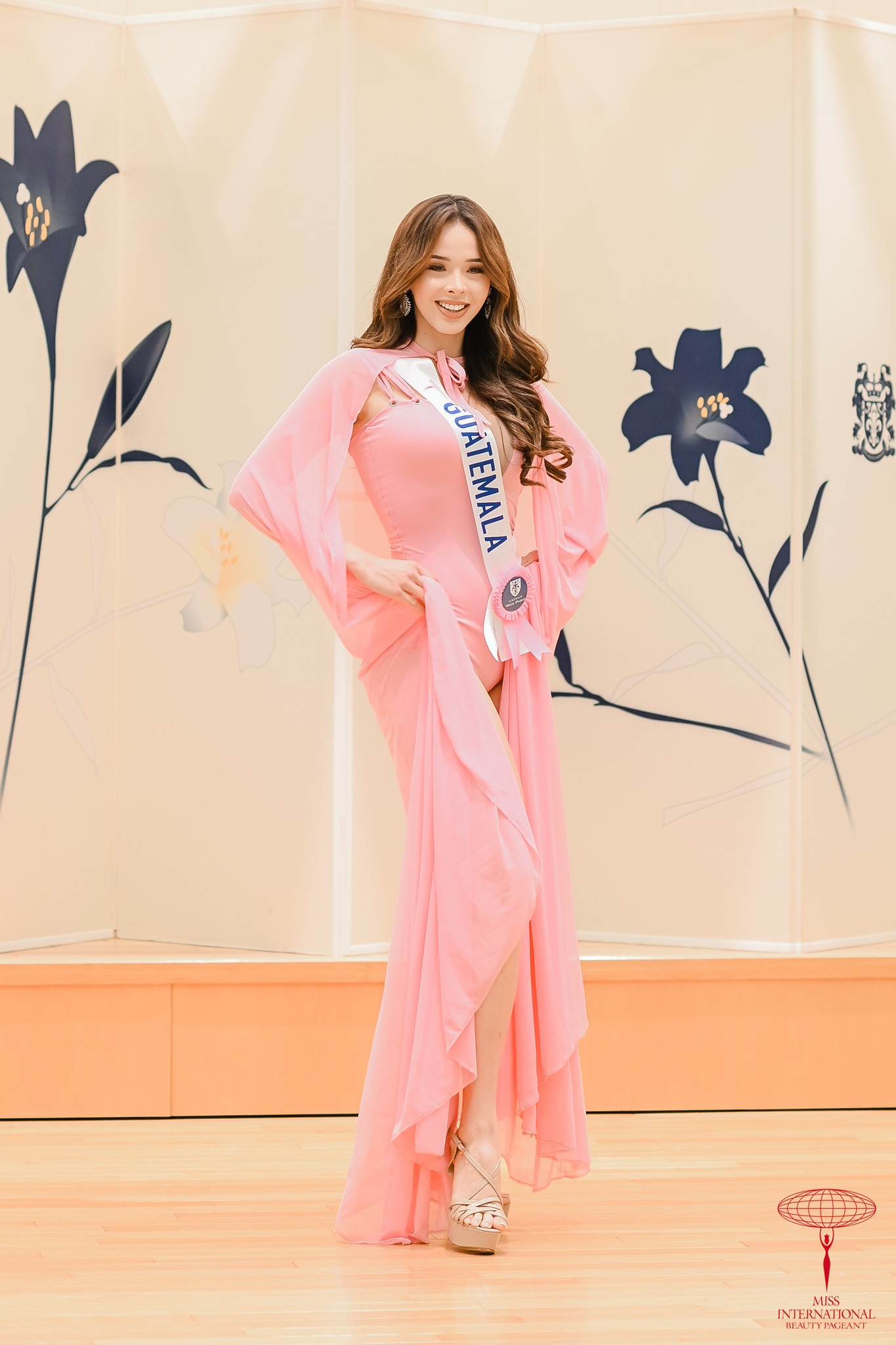 Các người đẹp Guatemala, Chile, New Zealand, Anh cũng được dự đoán sẽ làm nên chuyện. Chung kết Hoa hậu Quốc tế 2023 diễn ra vào lúc 16h giờ Việt Nam ngày 26/10. Đương kim Hoa hậu Quốc tế 2022 là người đẹp Jasmin Selberg đến từ Đức.