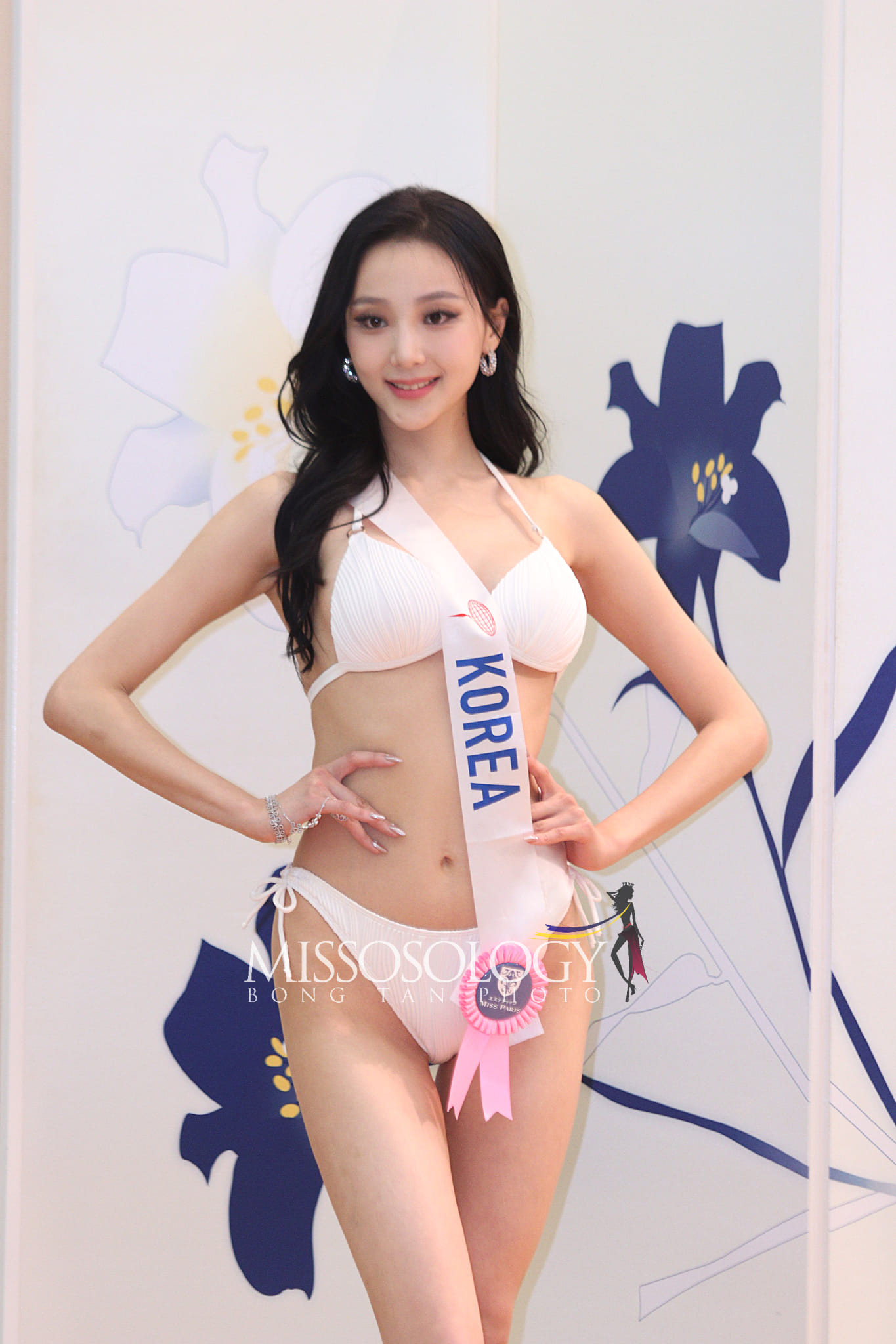 Ở châu Á, hai người đẹp Hàn Quốc và Đài Loan (Trung Quốc) được yêu mến vì nhan sắc ngọt ngào, trong sáng.